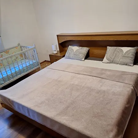 Apartman Lana * Sali